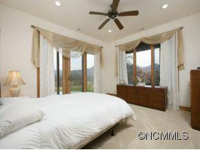 21 ASHMEADE COVE RD - Photo 15