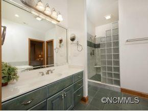 21 ASHMEADE COVE RD - Photo 18