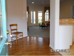 218 Cambridge Drive - Photo 2