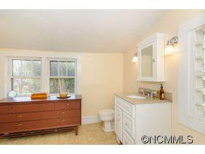 343 Riverview Drive - Photo 18