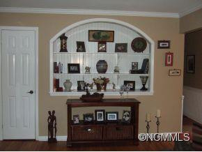 318 Oak Park Drive - Photo 3