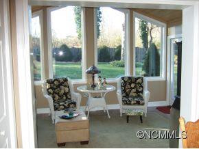 318 Oak Park Drive - Photo 7