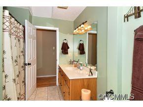 300 Junaluska Oaks Drive - Photo 8
