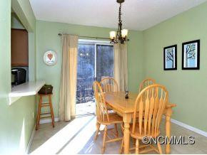 712 GREENWOOD DRIVE - Photo 7