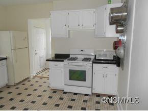130 South French Broad Avenue - Photo 17