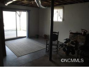 309 Poteat - Photo 12