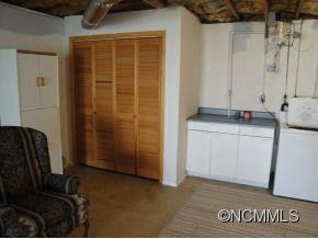 309 Poteat - Photo 13