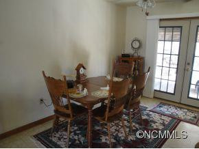 309 Poteat - Photo 7