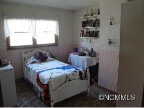 309 Poteat - Photo 9