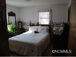309 Poteat - Photo 10