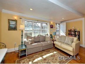 77 MONTANA AVE - Photo 2