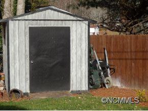 110 W. WHITE OAK STREET - Photo 17