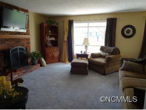 110 W. WHITE OAK STREET - Photo 3