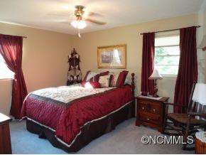 110 W. WHITE OAK STREET - Photo 7