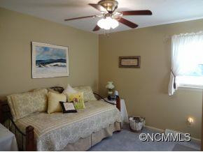 110 W. WHITE OAK STREET - Photo 8