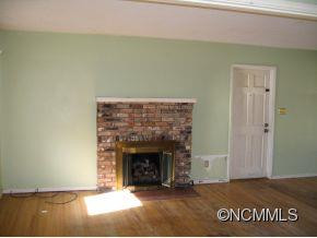 8 Ellenwood Drive - Photo 2