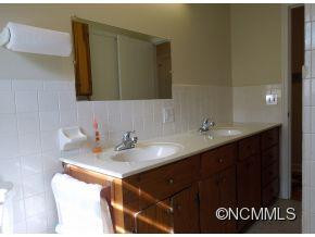 385 Eastview Dr. - Photo 14