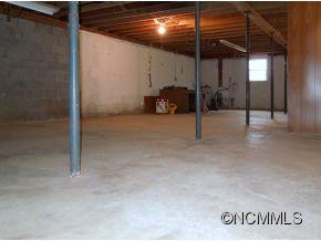 385 Eastview Dr. - Photo 21