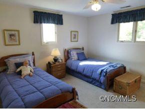 8 RED OAK DRIVE - Photo 18