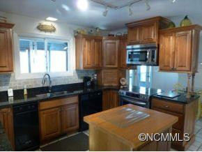 8 RED OAK DRIVE - Photo 5