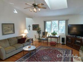 8 RED OAK DRIVE - Photo 7