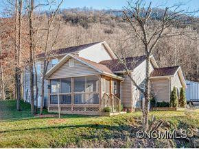 31 Skipping Stone Way