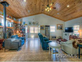 31 Skipping Stone Way - Photo 4