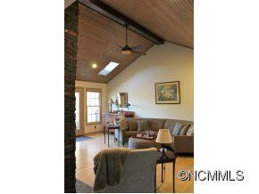 364 Donna Ln - Photo 3