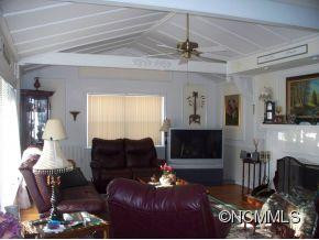 104 Ash Drive - Photo 2
