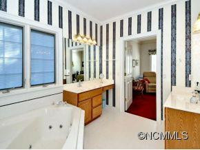 30 Tiverton Lane - Photo 15
