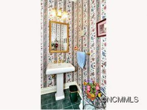 30 Tiverton Lane - Photo 8