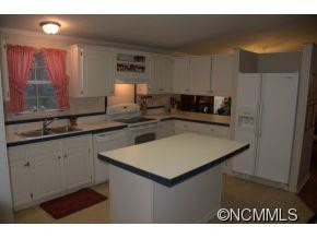 221 ROLLING OAKS DR - Photo 3