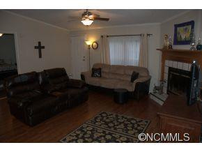 221 ROLLING OAKS DR - Photo 7