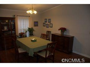 221 ROLLING OAKS DR - Photo 8