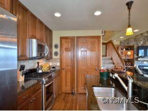 460 Rhododendron Lane - Photo 14