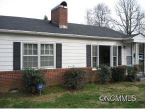 445 Maple - Photo 3