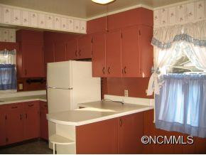 445 Maple - Photo 4