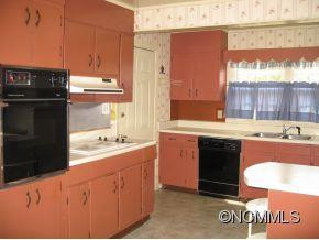 445 Maple - Photo 5