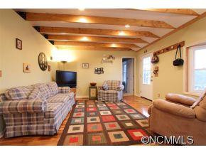 407 Wilson Avenue - Photo 2