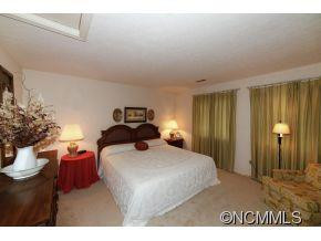 88 Laurelwood Circle W. Unit 11 - Photo 13