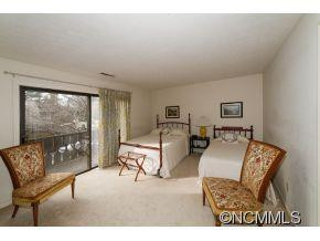 88 Laurelwood Circle W. Unit 11 - Photo 16