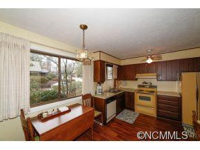 88 Laurelwood Circle W. Unit 11 - Photo 8