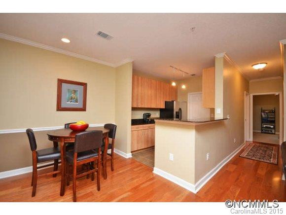 2000 Olde Eastwood Village Blvd 201 - Photo 6