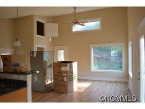 62 MOORE AVENUE - Photo 4