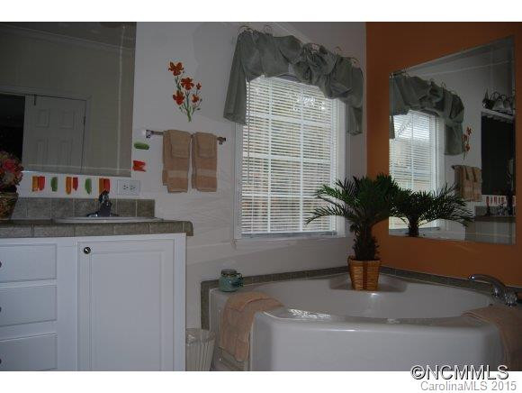 2524 Riceville Road - Photo 11