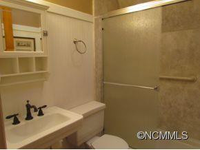 107 Walker Street - Photo 8