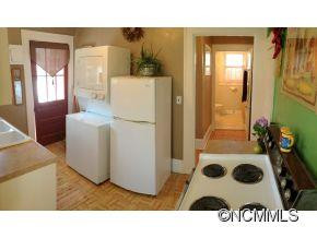 112 SPRING GARDEN AVE - Photo 2