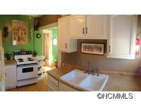 112 SPRING GARDEN AVE - Photo 3