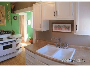 112 SPRING GARDEN AVE - Photo 4