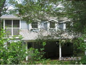 111 Golden Mist Court